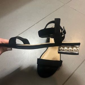 Like New Steve Madden Pearl Sandals